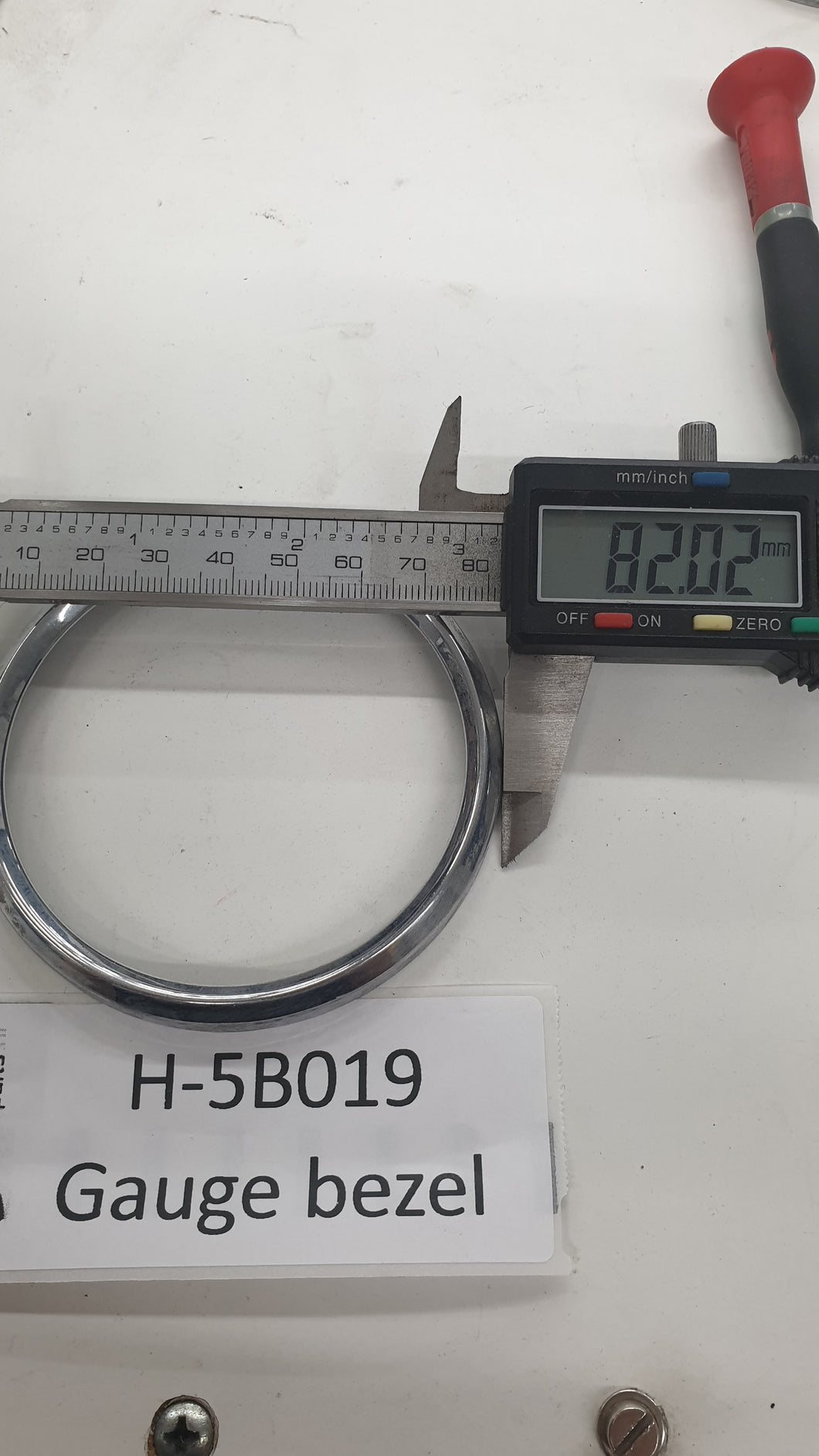 H-5B019 gauge bezel