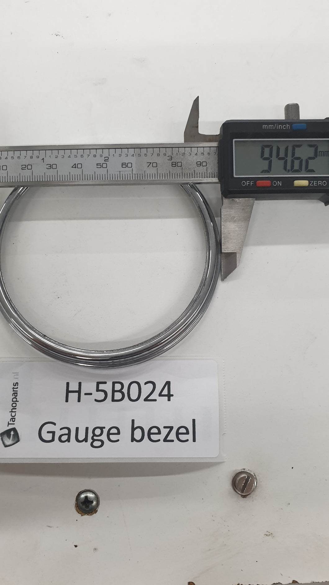 H-5B024 gauge bezel